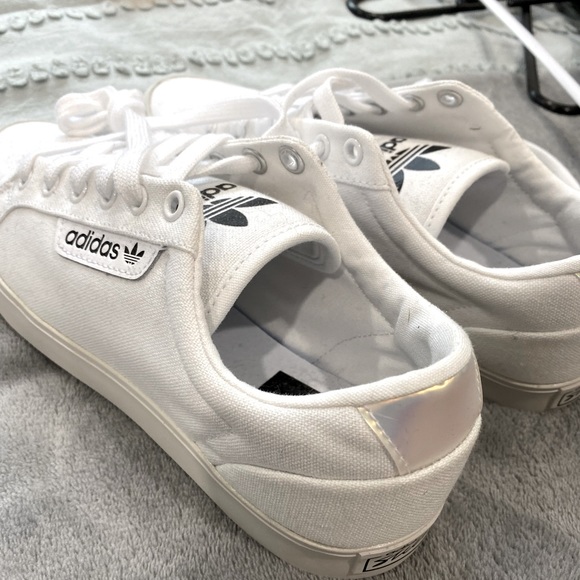 adidas Shoes - Brand new Adidas originals